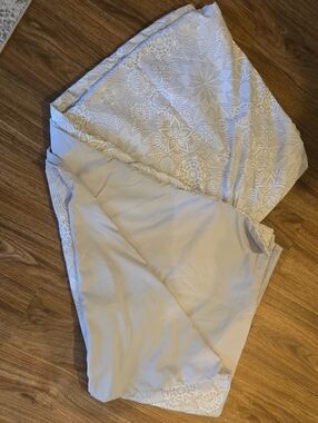 Neutral Lace-Pattern Duvet Cover